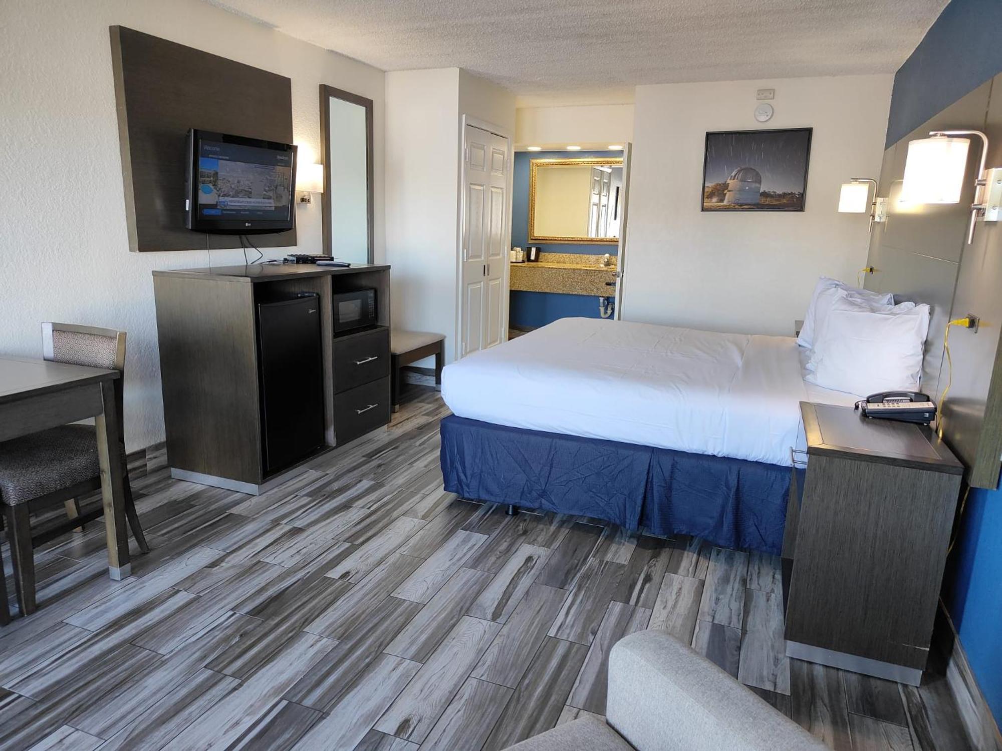 Baymont By Wyndham Orlando East Hotell Alafaya Exteriör bild