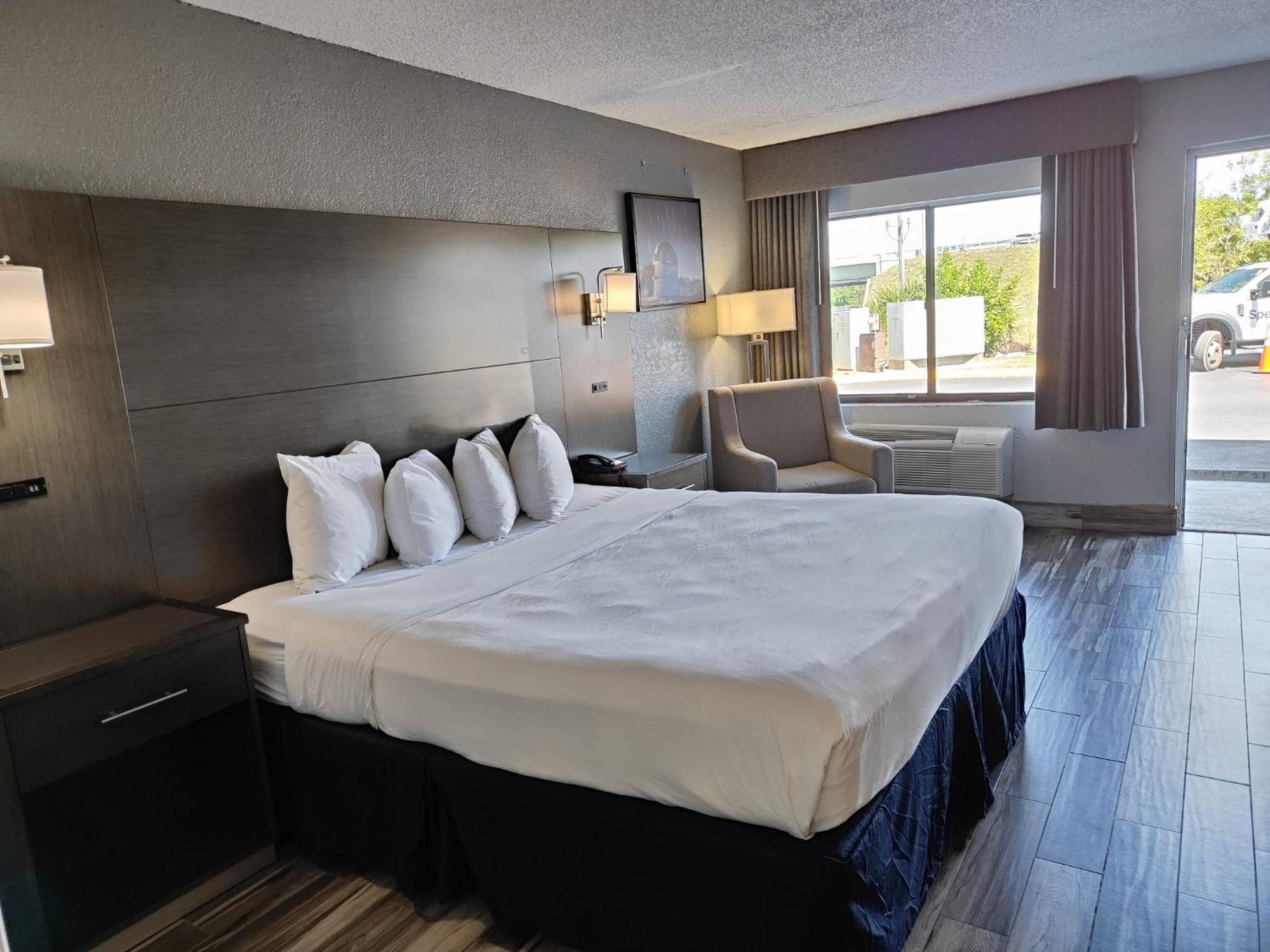 Baymont By Wyndham Orlando East Hotell Alafaya Exteriör bild