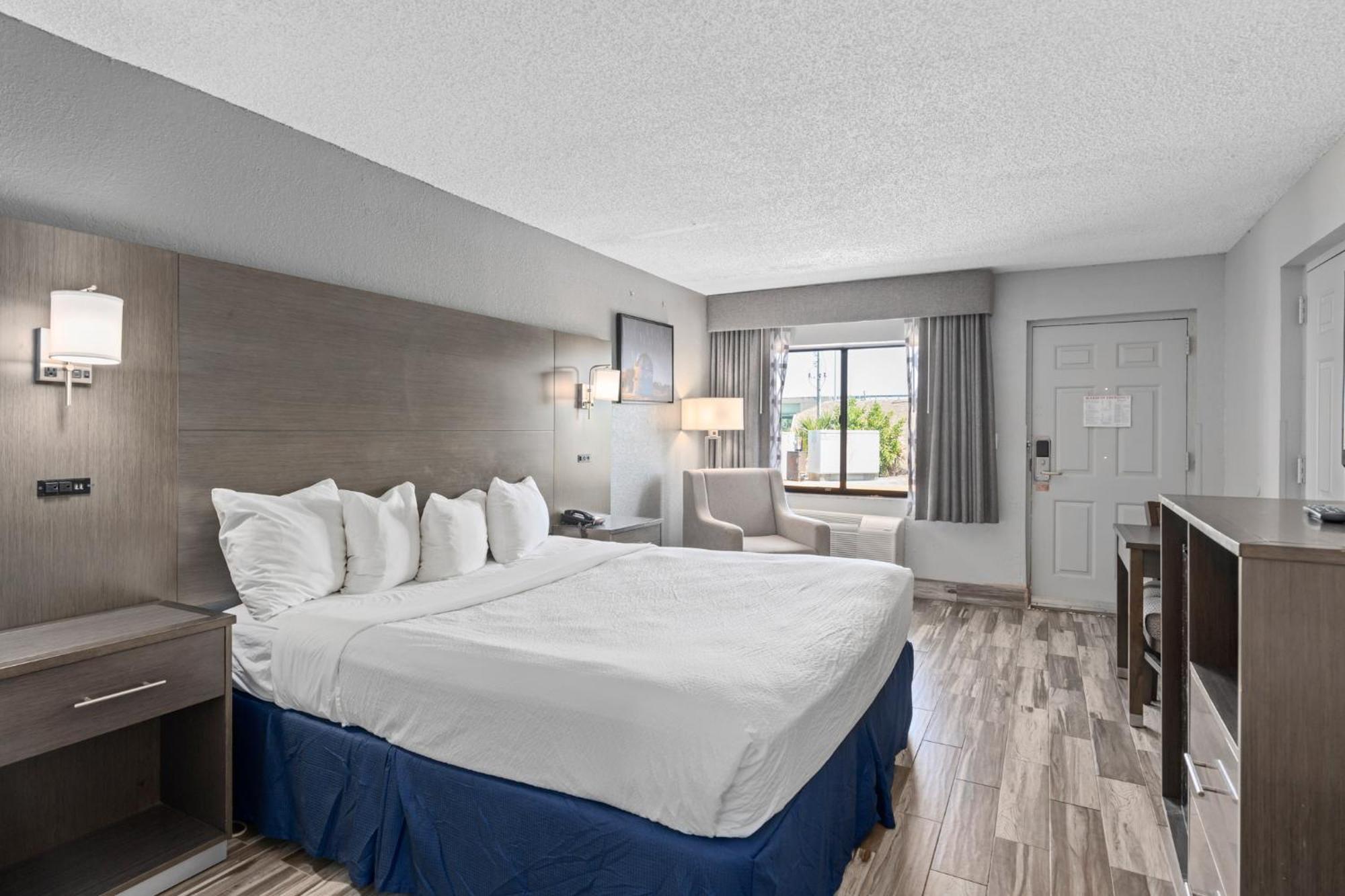 Baymont By Wyndham Orlando East Hotell Alafaya Exteriör bild
