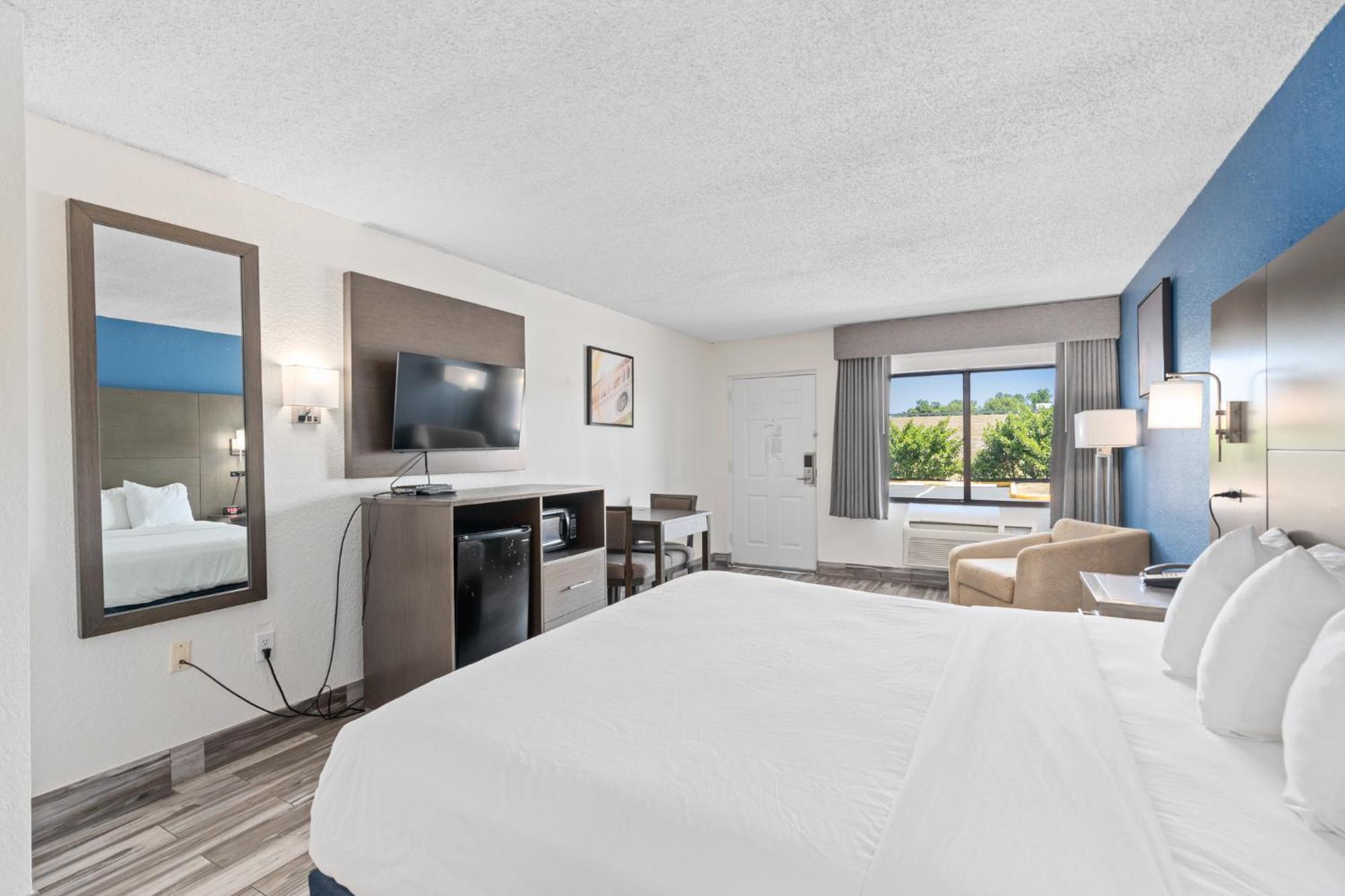 Baymont By Wyndham Orlando East Hotell Alafaya Exteriör bild